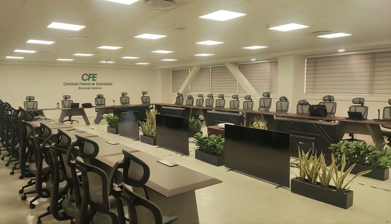 Instalación de persianas elegantes en la comisión federal de electricidad dirección general en la ciudad de México